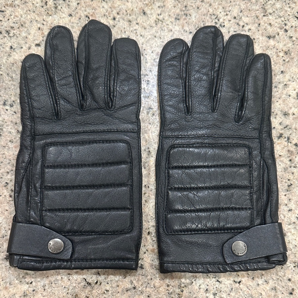 Elie Tahari Quilted Black Leather Gloves